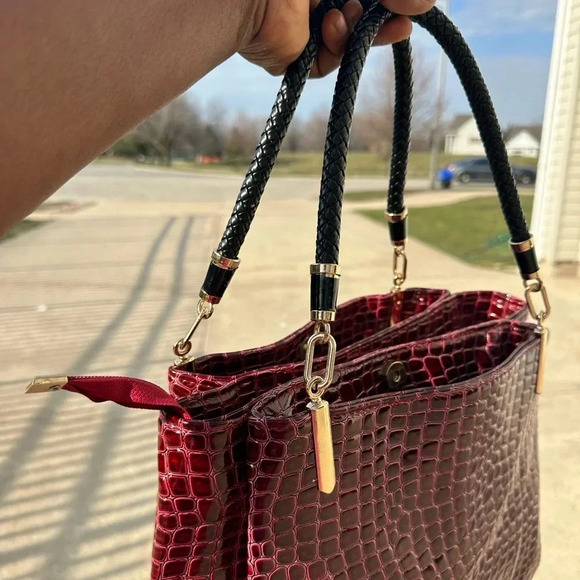 Faux Crocodile Leather Embossed Bag - Picture 7 of 13